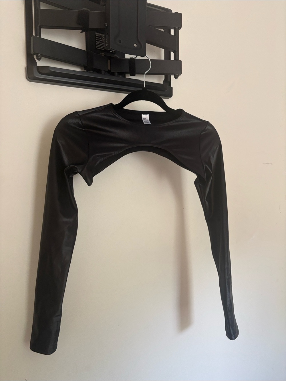 Noli Black Cropped Cutout Long Sleeve Top